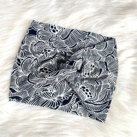 Black & White Abstract Jersy Knit WideTwisted Headband, Spring Headwraps - Picture 3 of 7